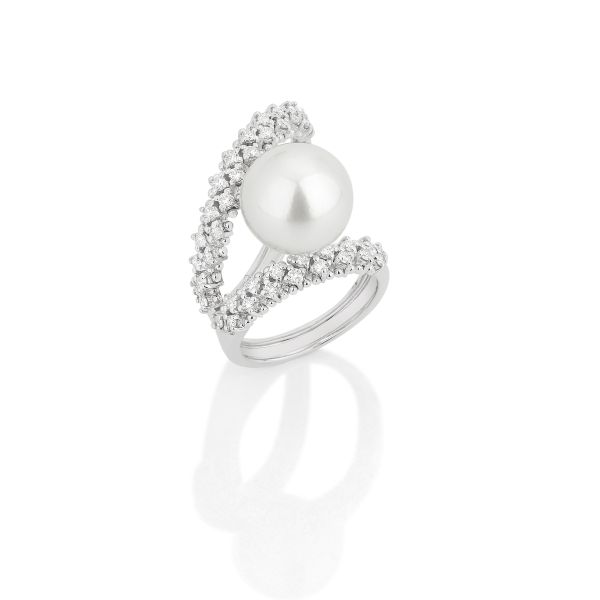 ANEL OURO BRANCO COM DIAMANTES E PEROLA FRESH WATER